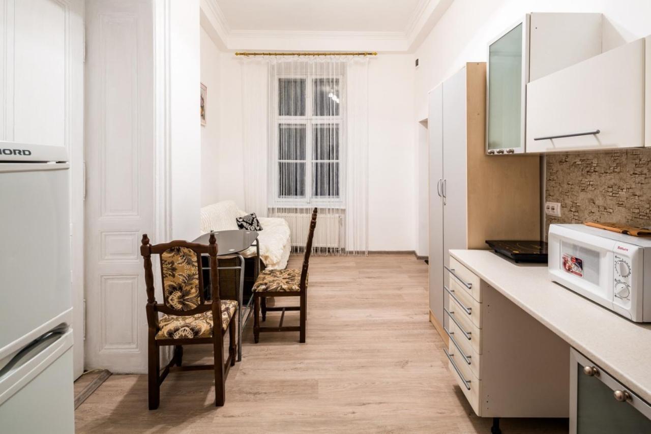 Апартаменты Apartament Of Center Львов Экстерьер фото