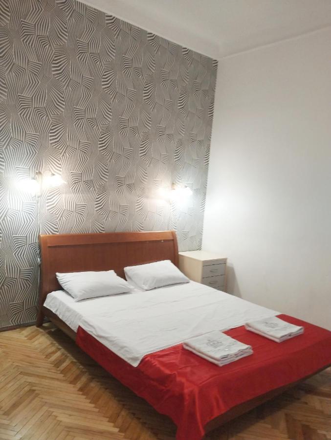 Апартаменты Apartament Of Center Львов Экстерьер фото