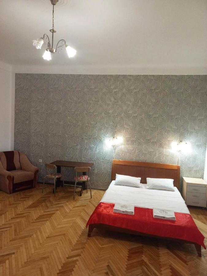 Апартаменты Apartament Of Center Львов Экстерьер фото